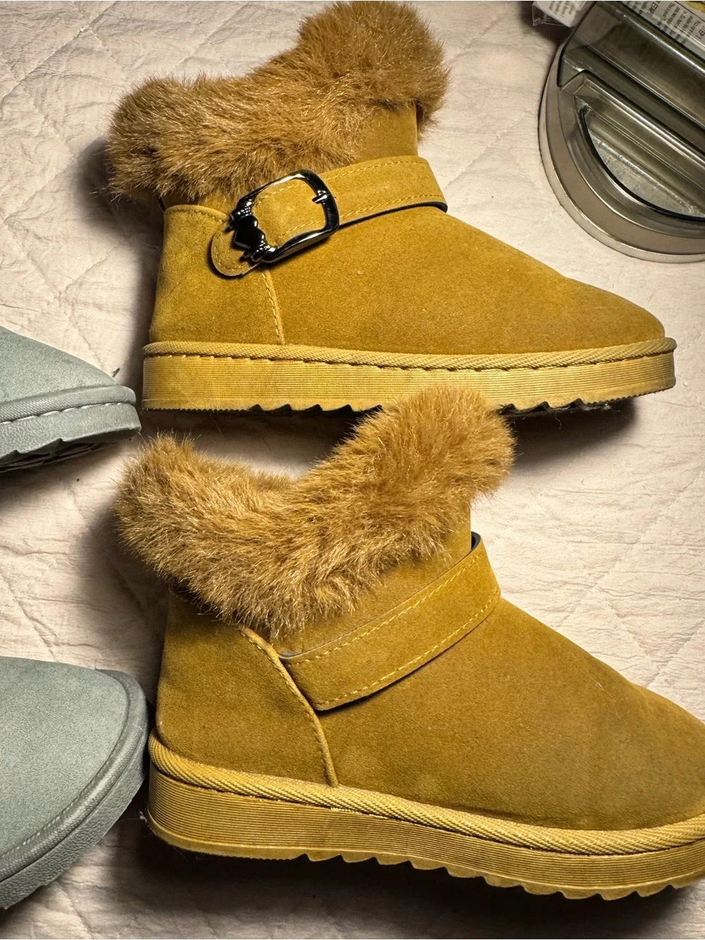 Amazon Girls Faux-Fur Ankle Winter Boots in Gray and Camel